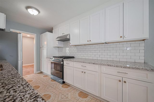 10659 Hazelhurst Drive, Houston, TX 77043