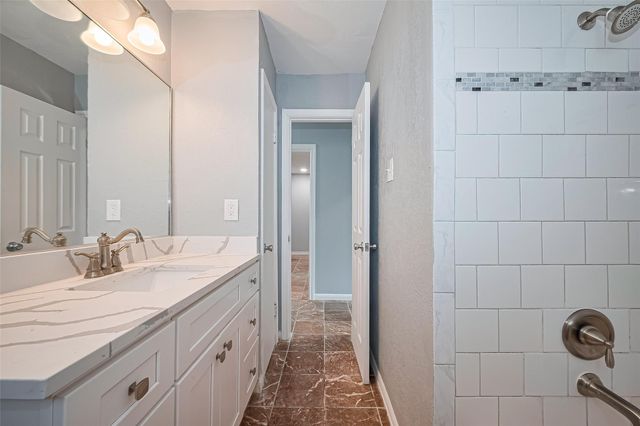 10659 Hazelhurst Drive, Houston, TX 77043