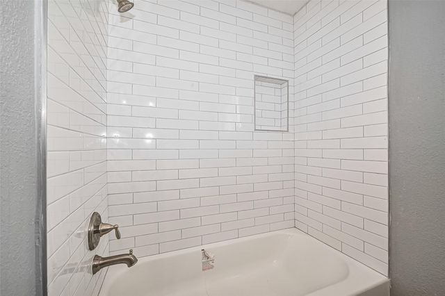 10659 Hazelhurst Drive, Houston, TX 77043