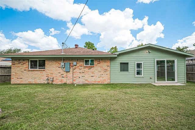 10659 Hazelhurst Drive, Houston, TX 77043