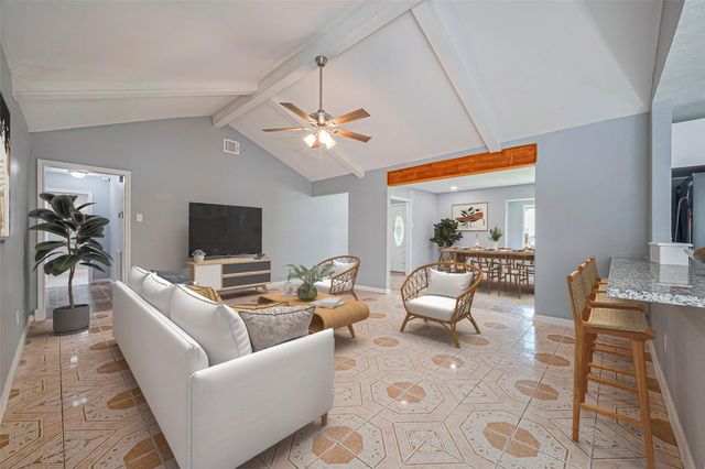 10659 Hazelhurst Drive, Houston, TX 77043