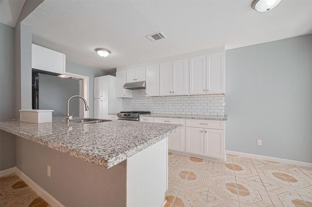 10659 Hazelhurst Drive, Houston, TX 77043