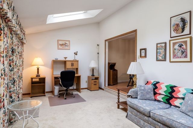 15 B Castle Hill Rd. B, Agawam, MA 01001