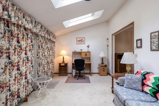 15 B Castle Hill Rd. B, Agawam, MA 01001