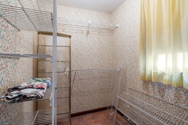 15 B Castle Hill Rd. B, Agawam, MA 01001