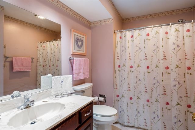 15 B Castle Hill Rd. B, Agawam, MA 01001