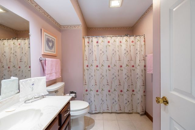 15 B Castle Hill Rd. B, Agawam, MA 01001