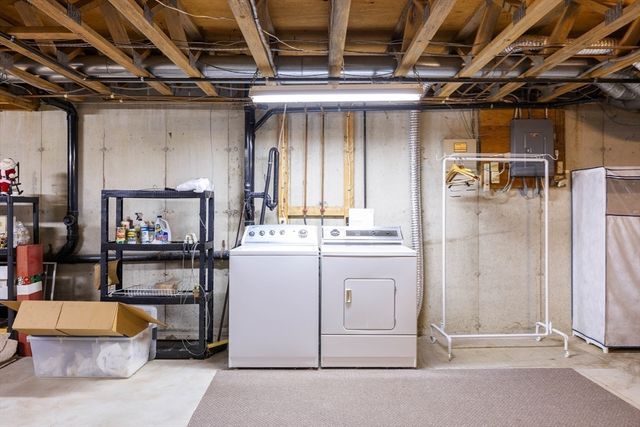 15 B Castle Hill Rd. B, Agawam, MA 01001