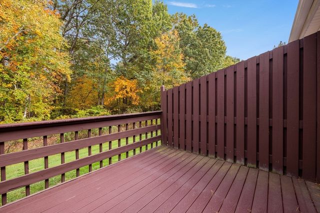 15 B Castle Hill Rd. B, Agawam, MA 01001