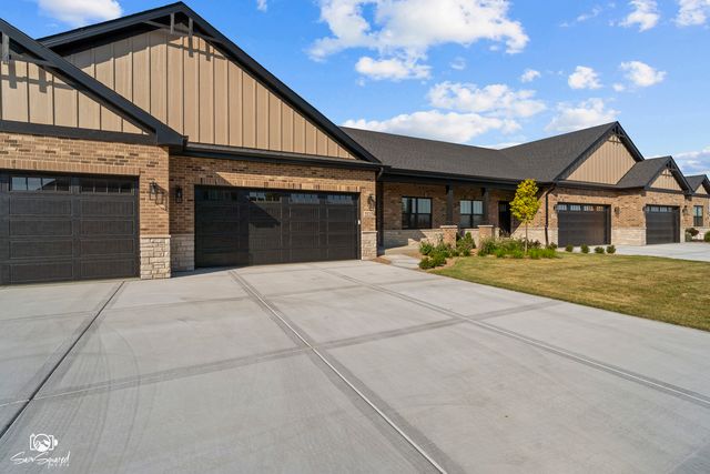 2125 Sky Harbor Drive, New Lenox, IL 60451