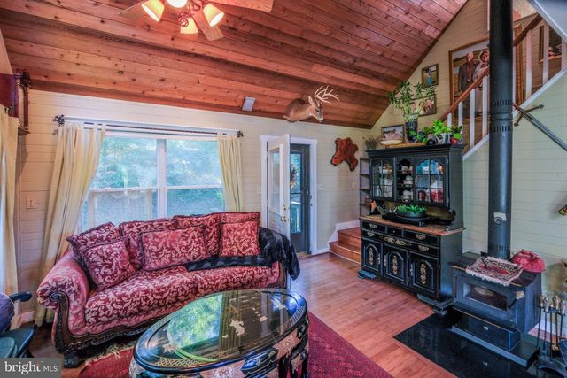 367 NORTHERN SPY DR, Linden, VA 22642