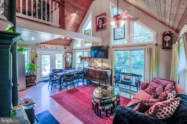 367 NORTHERN SPY DR, Linden, VA 22642