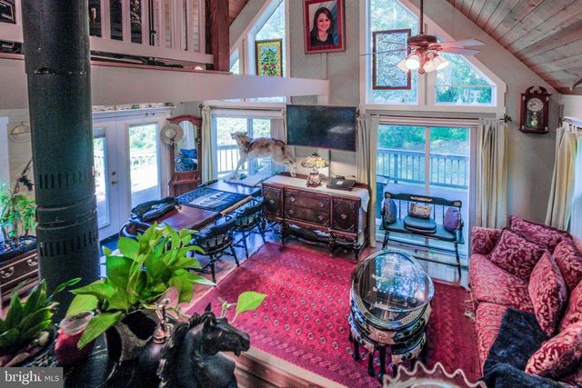 367 NORTHERN SPY DR, Linden, VA 22642
