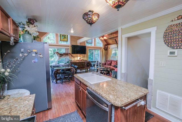 367 NORTHERN SPY DR, Linden, VA 22642