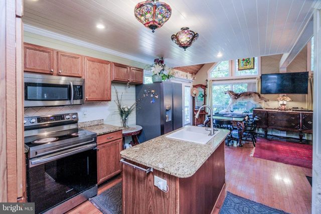 367 NORTHERN SPY DR, Linden, VA 22642
