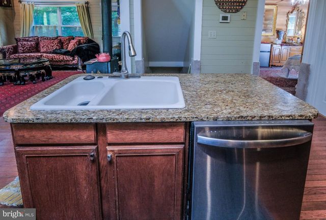367 NORTHERN SPY DR, Linden, VA 22642