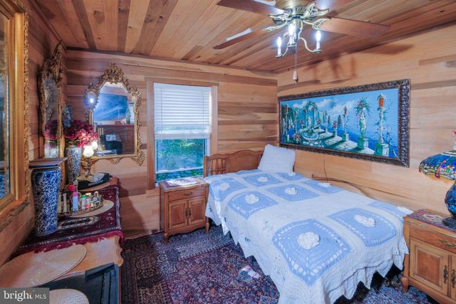 367 NORTHERN SPY DR, Linden, VA 22642
