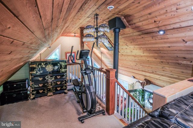 367 NORTHERN SPY DR, Linden, VA 22642