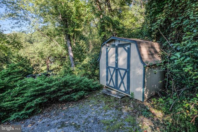 367 NORTHERN SPY DR, Linden, VA 22642