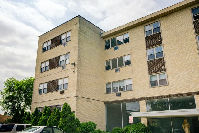 7250 N Western Avenue 306, Chicago, IL 60645