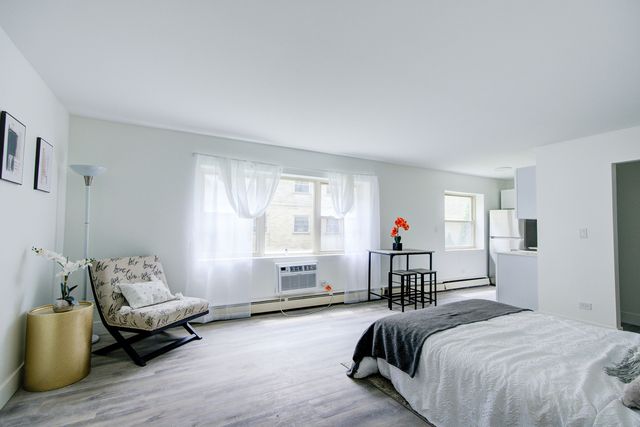 7250 N Western Avenue 306, Chicago, IL 60645