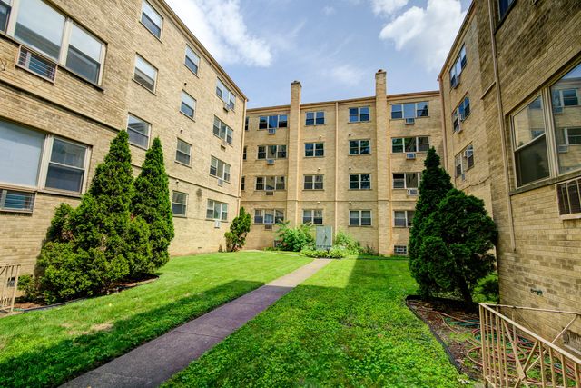 7250 N Western Avenue 306, Chicago, IL 60645