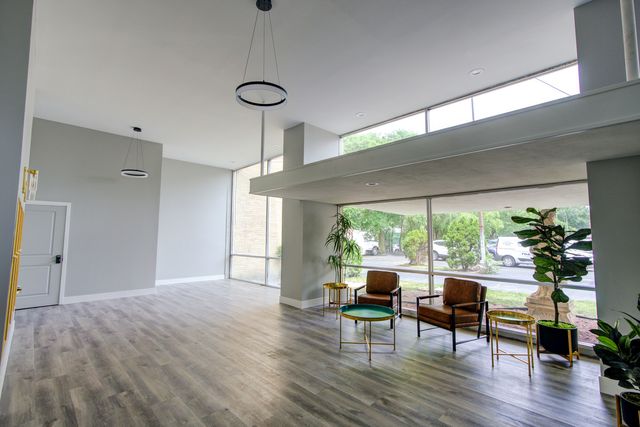 7250 N Western Avenue 306, Chicago, IL 60645