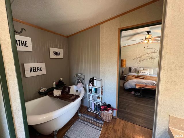 9549 Johns Lane, Marion, IL 62959