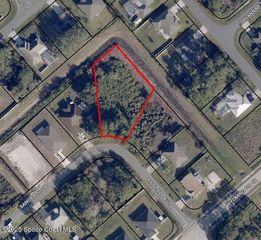 1805 Raintree Avenue SE, Palm Bay, FL 32909