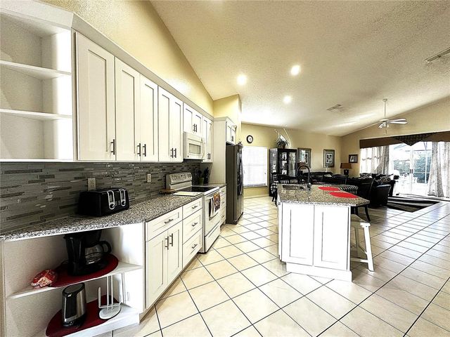 16724 ROLLING GREEN DRIVE, Clermont, FL 34714