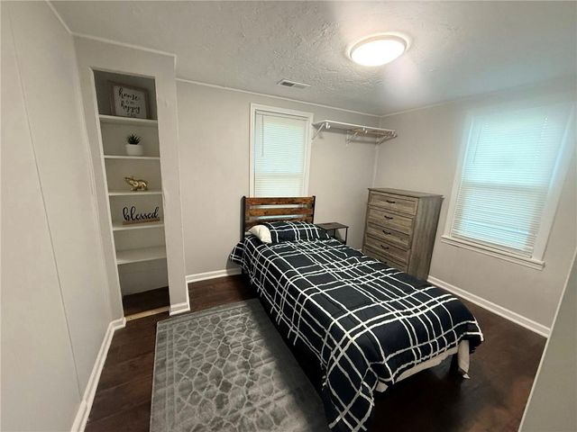 4910 Blue Lane, Kansas City, KS 66104