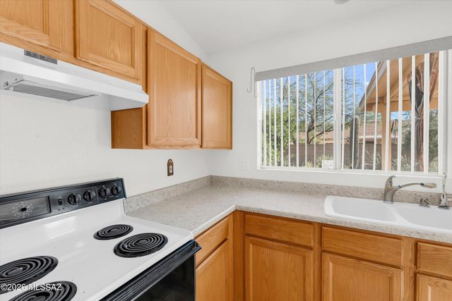 2561 W Camino Del Deseo, Tucson, AZ 85742