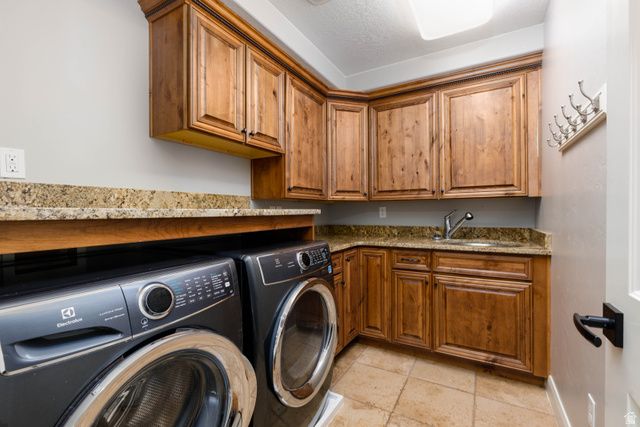 346 W CANYON TRAILS DR, Dammeron Valley, UT 84783