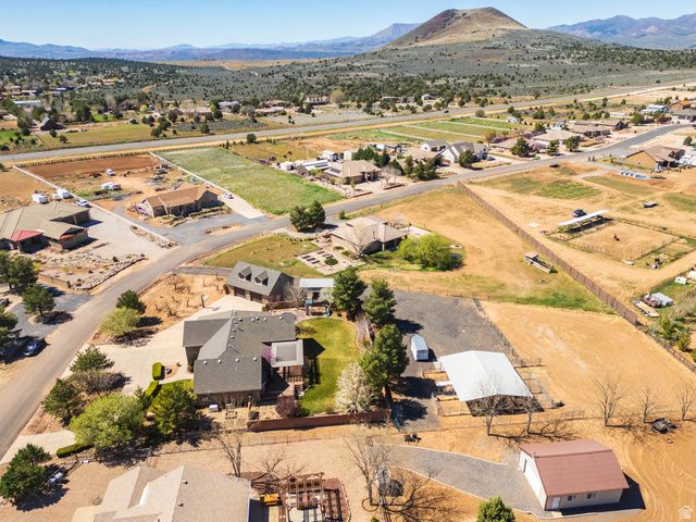 346 W CANYON TRAILS DR, Dammeron Valley, UT 84783