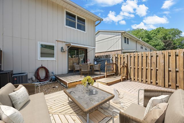 1511 21st Avenue 6, Rock Island, IL 61201