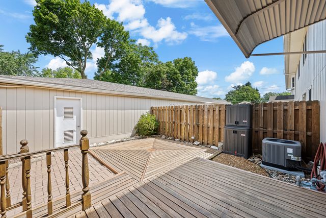 1511 21st Avenue 6, Rock Island, IL 61201