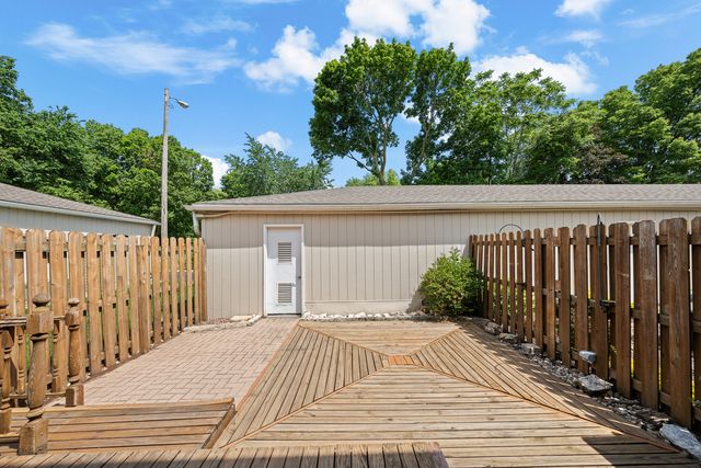 1511 21st Avenue 6, Rock Island, IL 61201