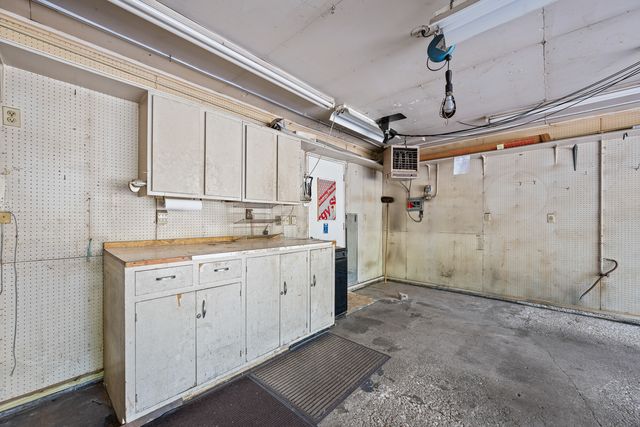 1511 21st Avenue 6, Rock Island, IL 61201