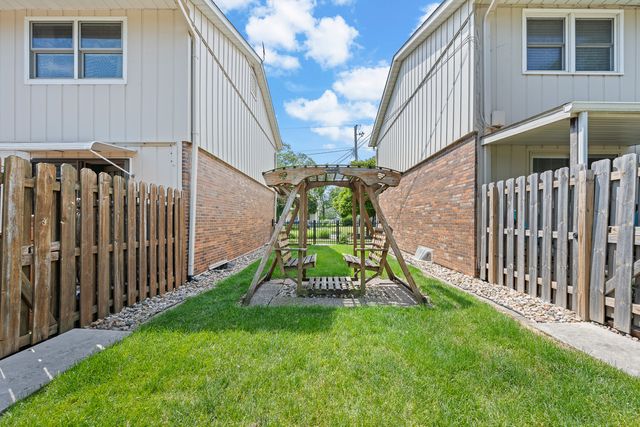 1511 21st Avenue 6, Rock Island, IL 61201