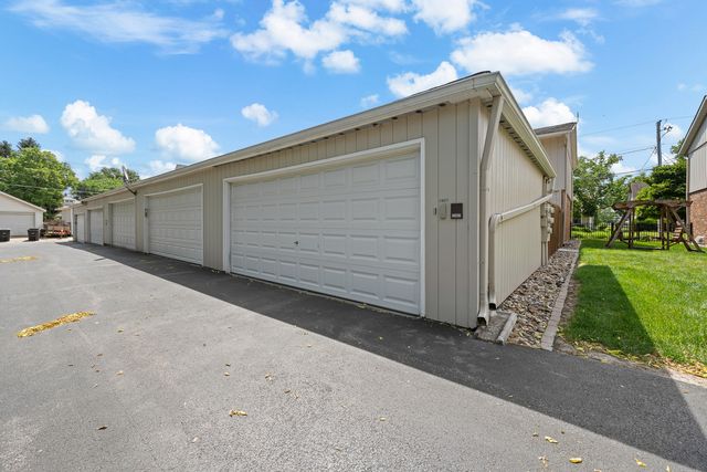 1511 21st Avenue 6, Rock Island, IL 61201