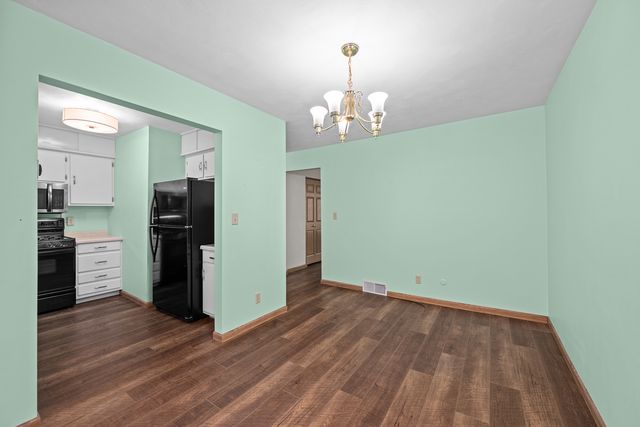 1511 21st Avenue 6, Rock Island, IL 61201