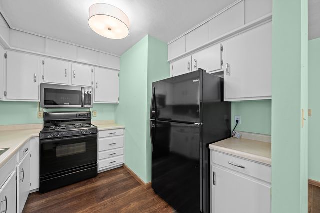 1511 21st Avenue 6, Rock Island, IL 61201