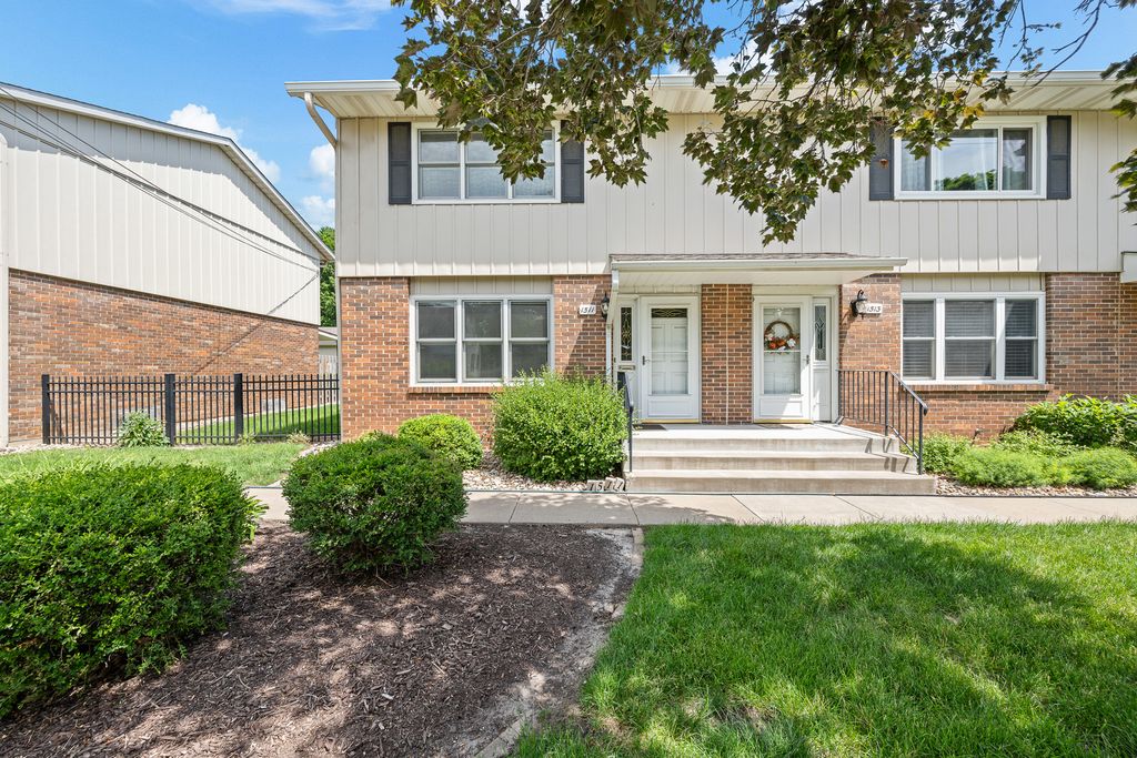 1511 21st Avenue 6, Rock Island, IL 61201