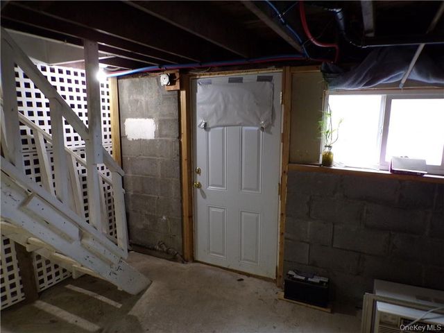 2 Mertes Lane, New Windsor, NY 12553