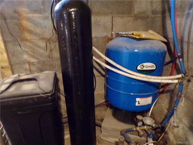 2 Mertes Lane, New Windsor, NY 12553