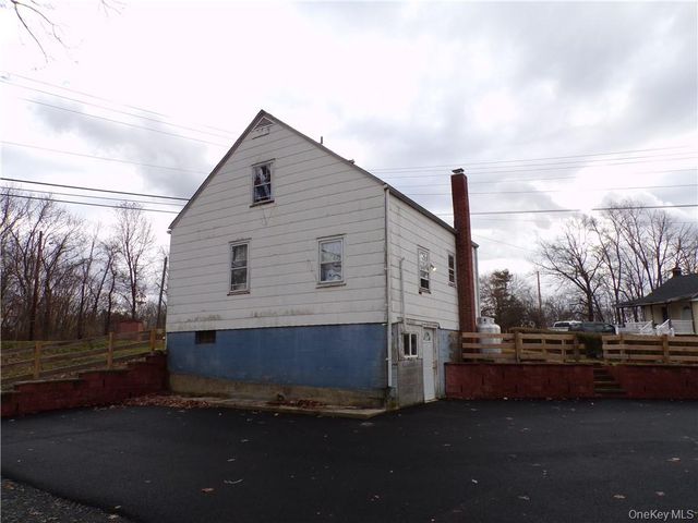 2 Mertes Lane, New Windsor, NY 12553