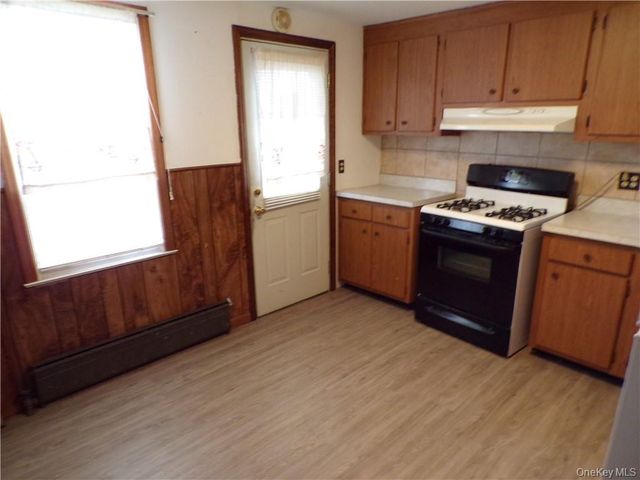 2 Mertes Lane, New Windsor, NY 12553