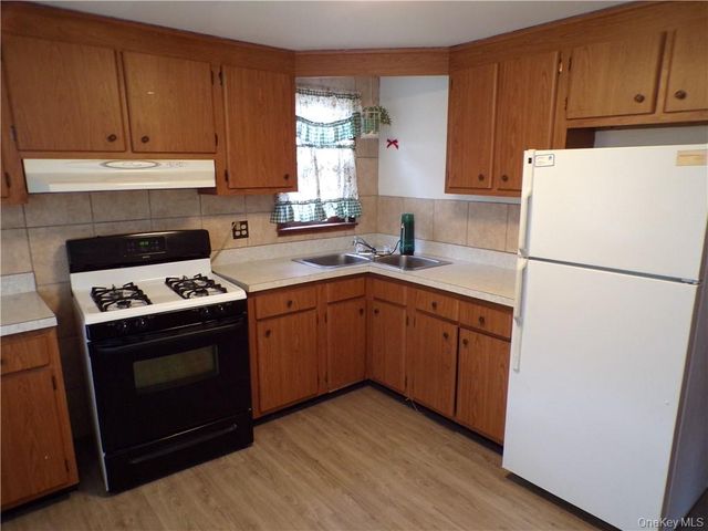 2 Mertes Lane, New Windsor, NY 12553