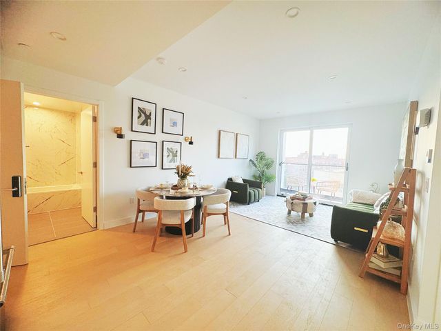 150-02 Northern Boulevard 3E, Flushing, NY 11354