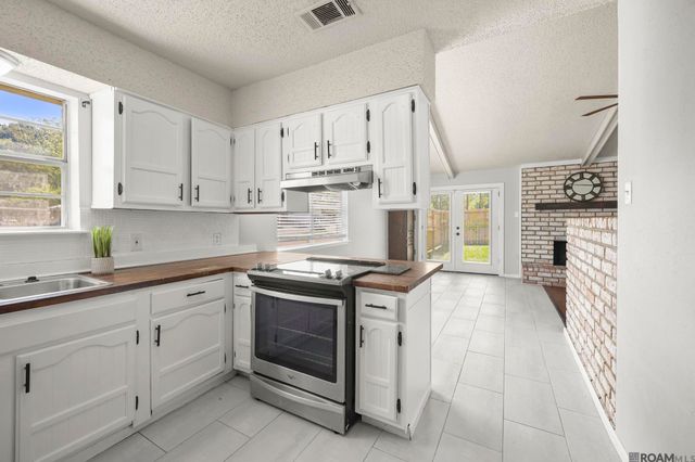 13964 Chalmette Ave, Baton Rouge, LA 70810